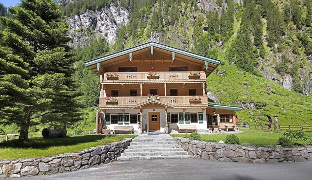 Alpine Chalet Lacknerbrunn up to 21 persons with Mountain View in Mayrhofen