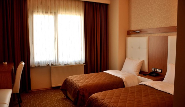 Amazon Aretias Hotel in Kesap