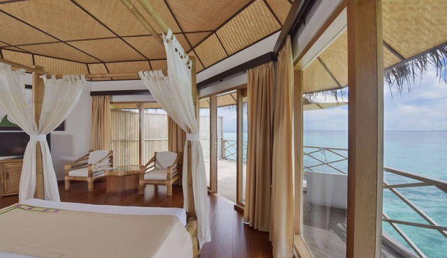 Angaga Island Resort & Spa