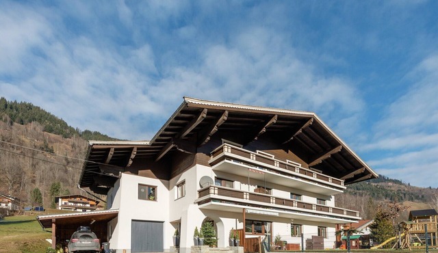 Apartment in Bramberg near Ski Lift in Bramberg am Wildkogel