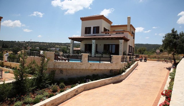 Attractive villa with private pool in Rethymno