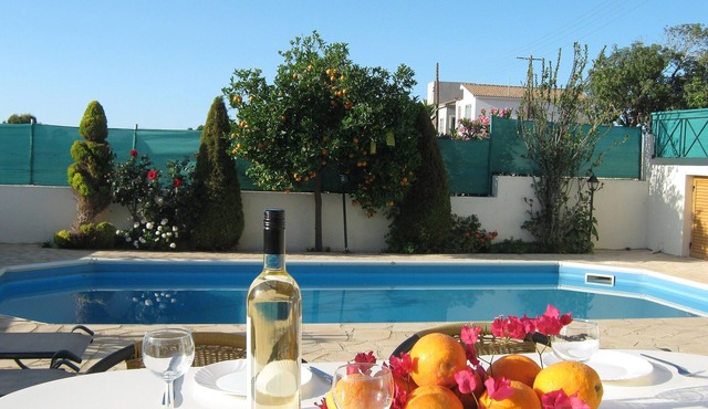 Beach Villa with Private Pool, 50m to Beach, Wifi, A/C, All Amenities in Paphos
