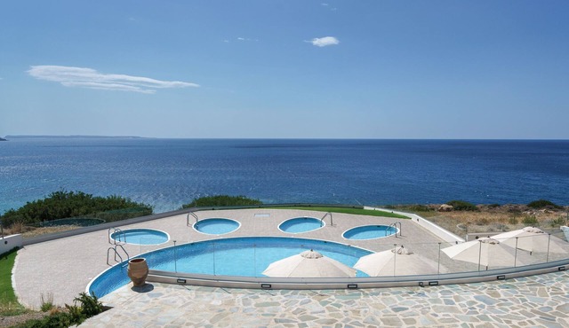 Beachfront Wedding Villa Atalandia in Lasithi, 140m from the beach in Lasithi