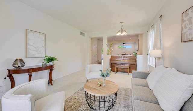 Beautiful and Charming 5 Bedroom Home near Mill Creek Washington. in Everett