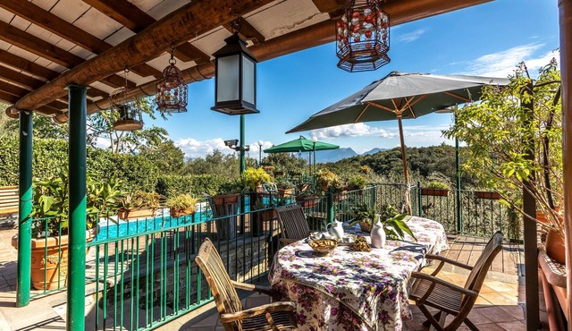 Beautiful cottage with historic charm in the countryside with private pool. in Alvignano