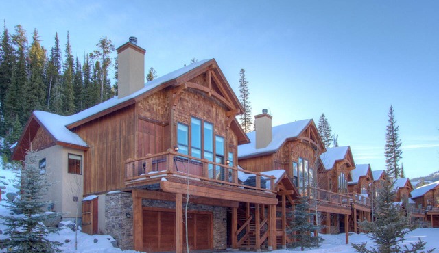 Black Eagle Retreat | Hot Tub Ski in/Ski out in Big Sky