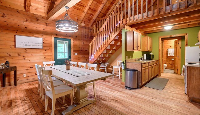 Blue Rose Cabins - Oleander Cabin in Logan