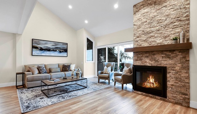 BRAND NEW 3 Bdr Ski Condo w/hot tub minutes to Alta,Snowbird,Solitude,Brighton in Cottonwood Heights
