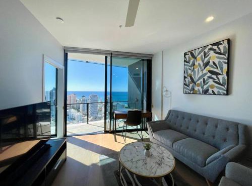 Brand new luxury OceanView 2beds apt 40F in Gold Coast