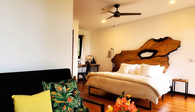 Cabana 3 -Modern amenities cabin, on the banks of the Belize River in Santa Elena