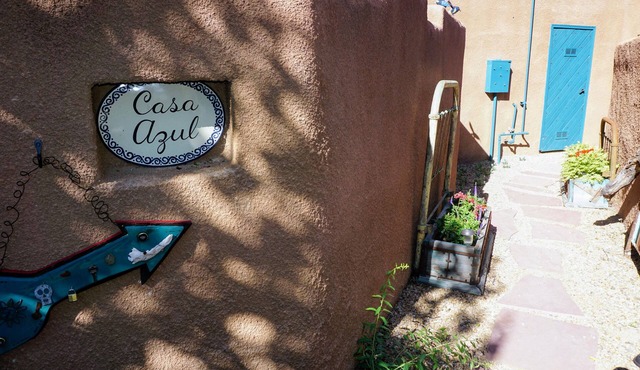 Casa Azul/Charming Downtown Casita in Taos