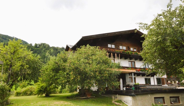 Centrally located characteristic and modern in Bramberg am Wildkogel