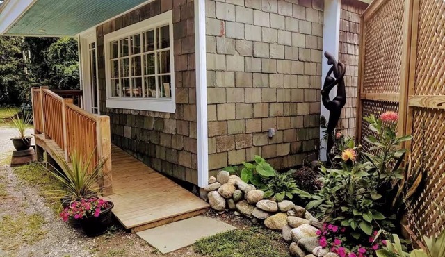 Charming 1-bedroom bungalow with AC in Brattleboro in Brattleboro