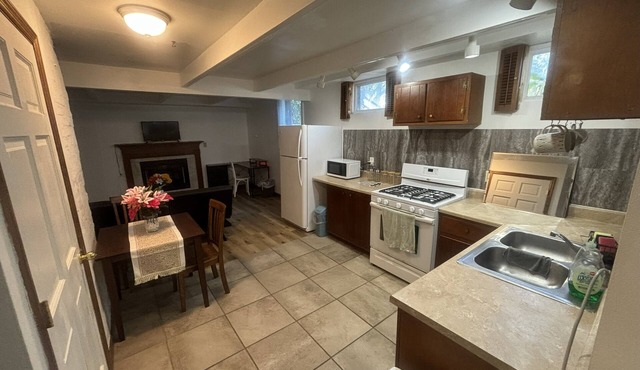 Charming lower-level suite close to ISU & downtown in Terre Haute
