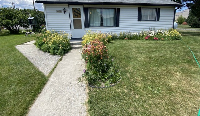 Cheerful Home With Fenced in Yard, Parking, and a View! in Melrose