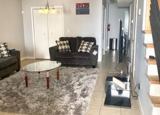 Classic 2-Bedroom Condo w/Free Parking in Nashville