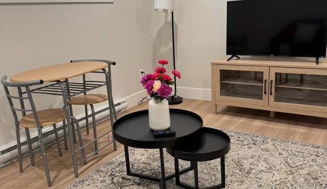 Comfy apartment is perfect for couples. It is close to magnetic hill & casino. in Moncton