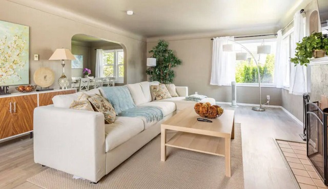 ~ Comfy Family Home 5 Mins from Marina and Port ~ in Everett