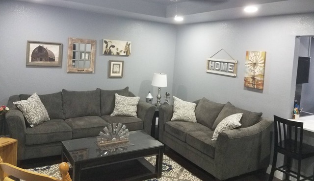 Cozy and Quiet Ranch house Close to everything in Freeport