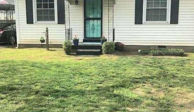 Cozy home with pool, 8 minutes from Downtown Nashville in Nashville
