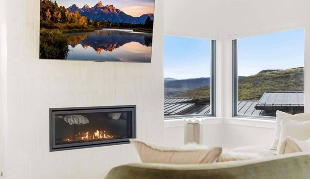 Deer Valley Lake and Ski Mountain Views w/Hot Tub in Heber City