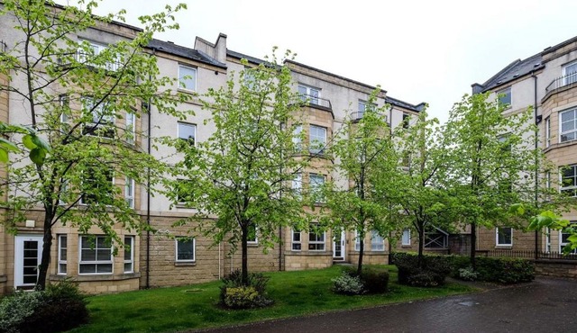 Dicksonfield Apartment in Edinburgh