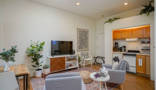 Downtown Modern Studio, centrally located in Albuquerque