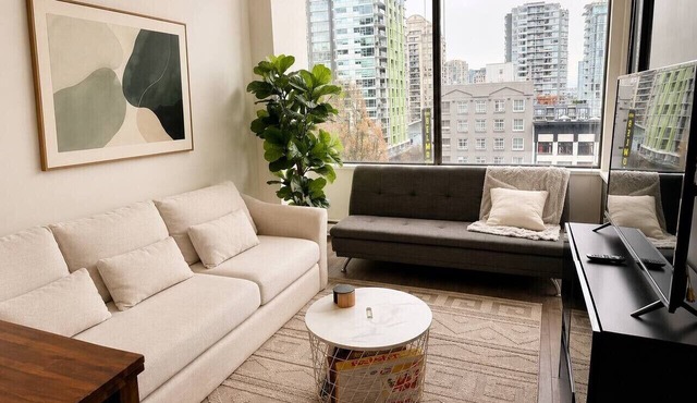 Downtown Vancouver Free Parking & bike Sleeps 4 in Vancouver