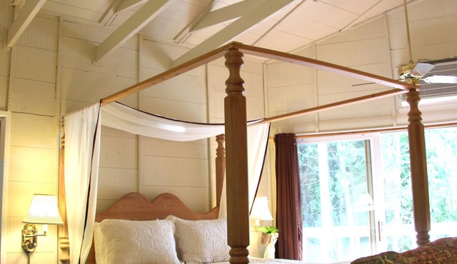 Eagle Harbor Inn in Ephraim