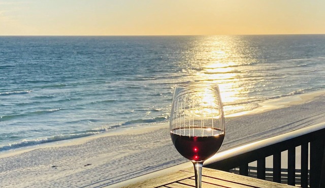 Enjoy amazing gulf front views and free beach service! in Fort Walton