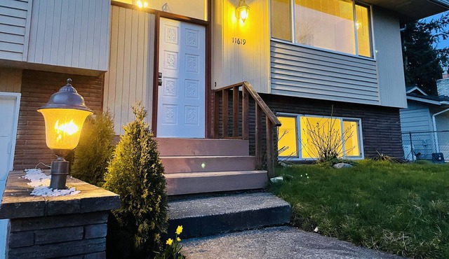Fantastic cheerful 3BR 2 Bath family residential in Everett in Everett