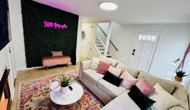 Golden Rose Townhome, 2br-2.5ba Near UofM/Highland Strip in Memphis