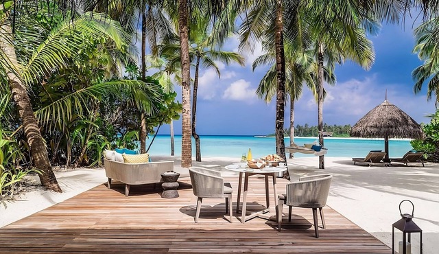 Haven of Relaxation! Balcony w/Beach View, Private Indoor Spa Tub, Outdoor Pool