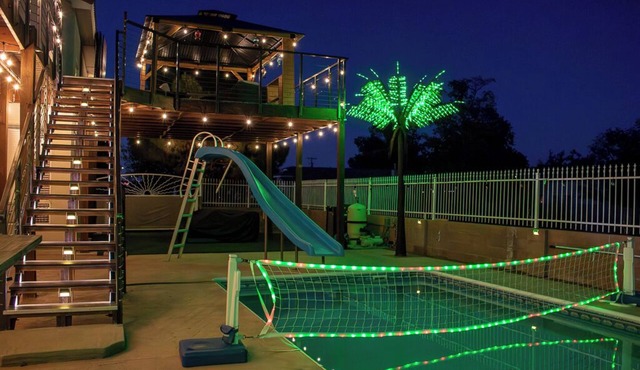 Heated Pool! Hot Tub! Volleyball court! 3-bedroom, 3-Bathroom Fabulous Home! in Albuquerque