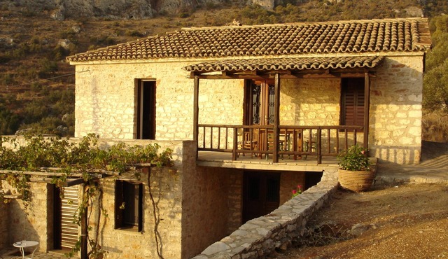 House with character, very quiet, tastefully decorated in Xiropigado