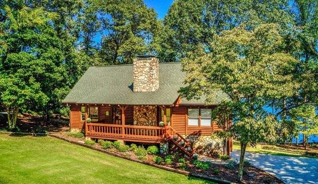 Lake Norman Retreat w/Dock, Game Room & Hot Tub in Lake Norman of Catawba