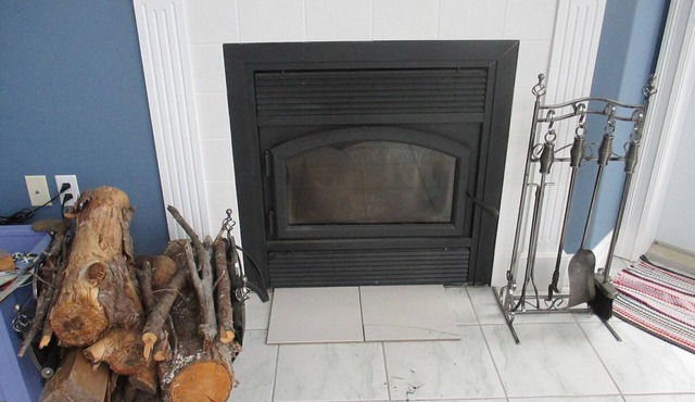 Lakefront beautiful property in a very private area. An hour drive from Halifax. in Mahone Bay