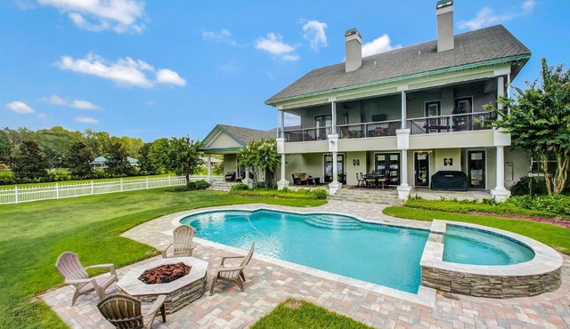 LakeFront Manor Executive Manicured Estate on 5 Acres exceptional Sunsets and Lake View in Odessa