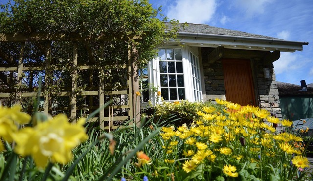 Lakeland Stone Built Cottage In Beautiful Private Gardens in Windermere