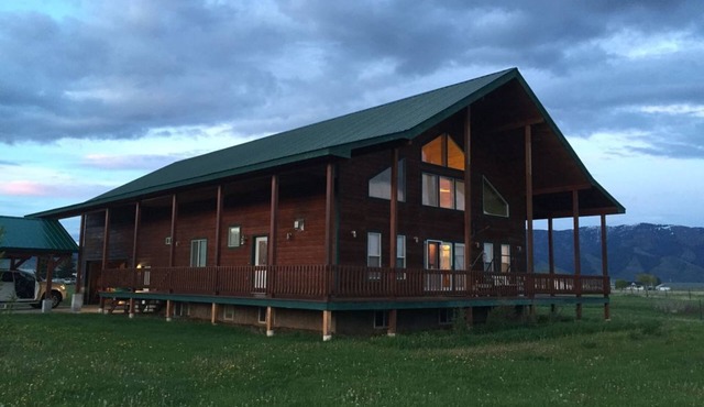 Large Private Cabin Retreat - Star Valley, WY. Fishing, Hiking, Jackson Hole in Auburn