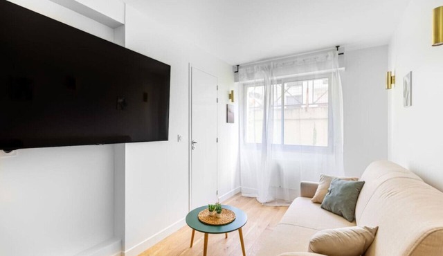 Lavie Maison: Equipped Studio, Chartrons in Bordeaux