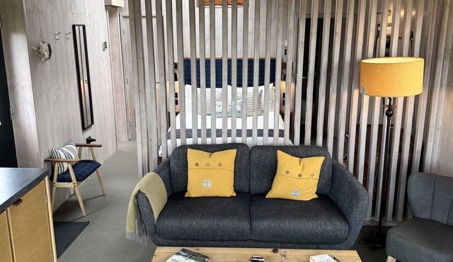 Learach - Gorgeous space with floating bed in Isle of Skye