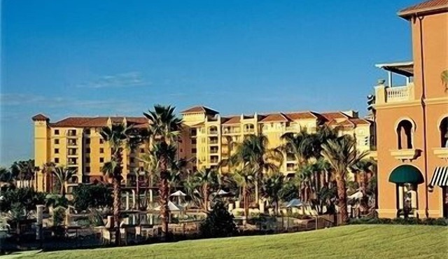 Located just minutes from Disney 2 bedroom in Lake Buena Vista
