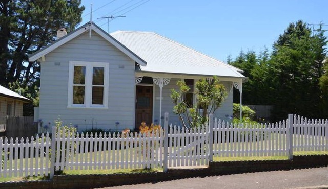 Lovely, Spacious Cottage Just a 5 min Walk to Town in Katoomba
