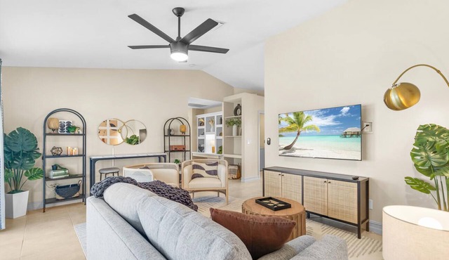 Luxe 3BR Waterfront Stay in Cape Coral in Cape Coral