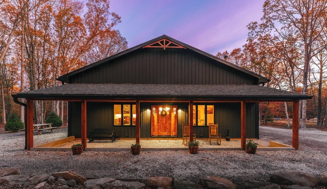 Luxury Barndominium w/Golf Sim, Hot Tub, Home Theater, Minutes to Jim Thorpe! in Jim Thorpe