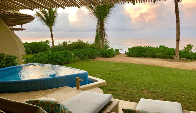 Luxury Oceanfront Condo at Surf Break, prvt. plunge pool, breathtaking sunsets in Troncones