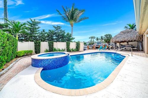 Luxury Water Front, Heated Pool & Jacuzzi, 5bdrm in Pompano Beach