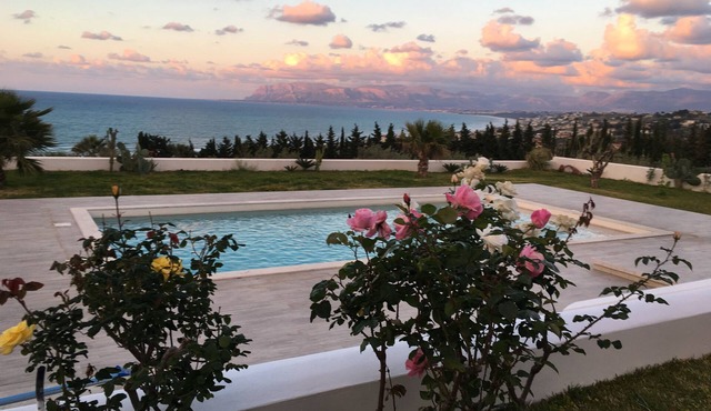 Magnificent villa with sea view at 500 meters from the beach in Castellammare del Golfo