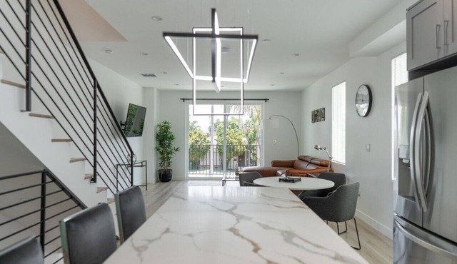 MODERN 4BR TOWNHOME BUILT 2023 w/GARAGE & EV CHARGER p64 in Los Angeles
